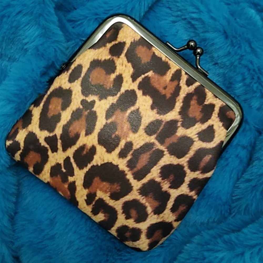 Leopard Coinpurse - Picture 2 of 8